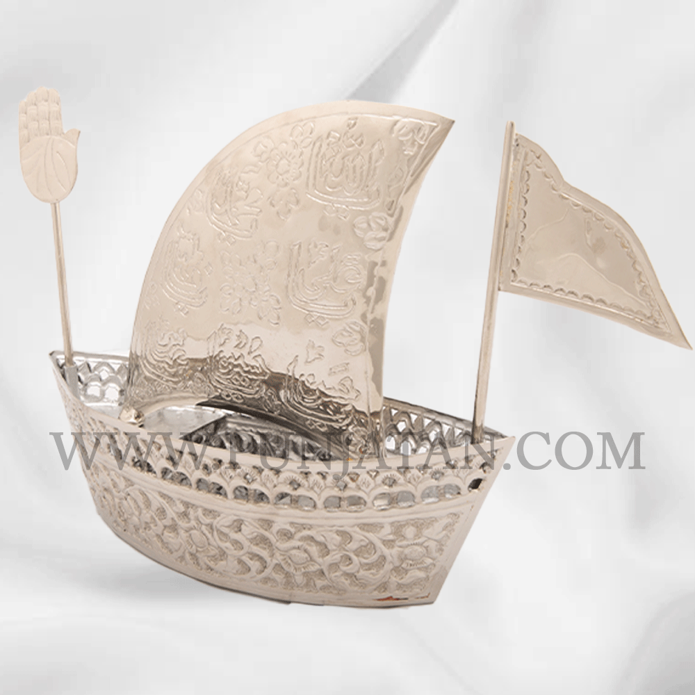 Beautiful Kashti with Punjatan Names Parda & Ya Ali (as) Flag