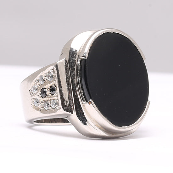 Black Aqeeq Flat Aqeeq Silver Ring with Zircorns